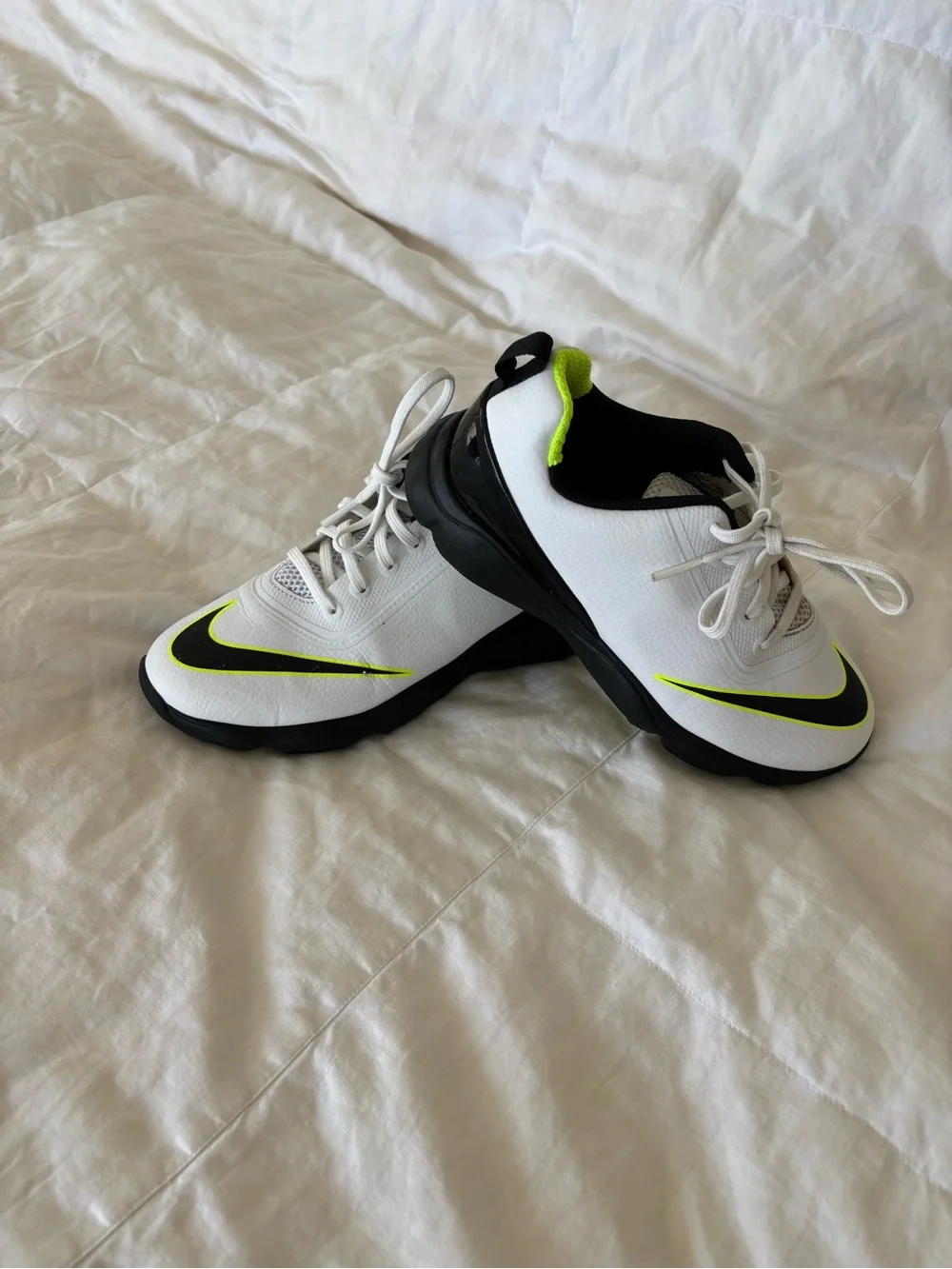 Nike Control Junior Golf Shoes Youth boys 3 white black neon green